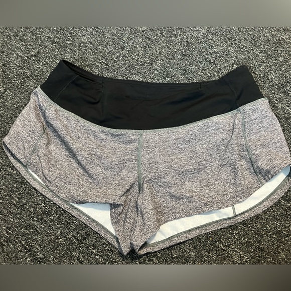 lululemon athletica Pants - Woman’s grey and black size 6 Lululemon speed up shorts